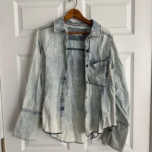 We The Free women’s denim shirt size medium